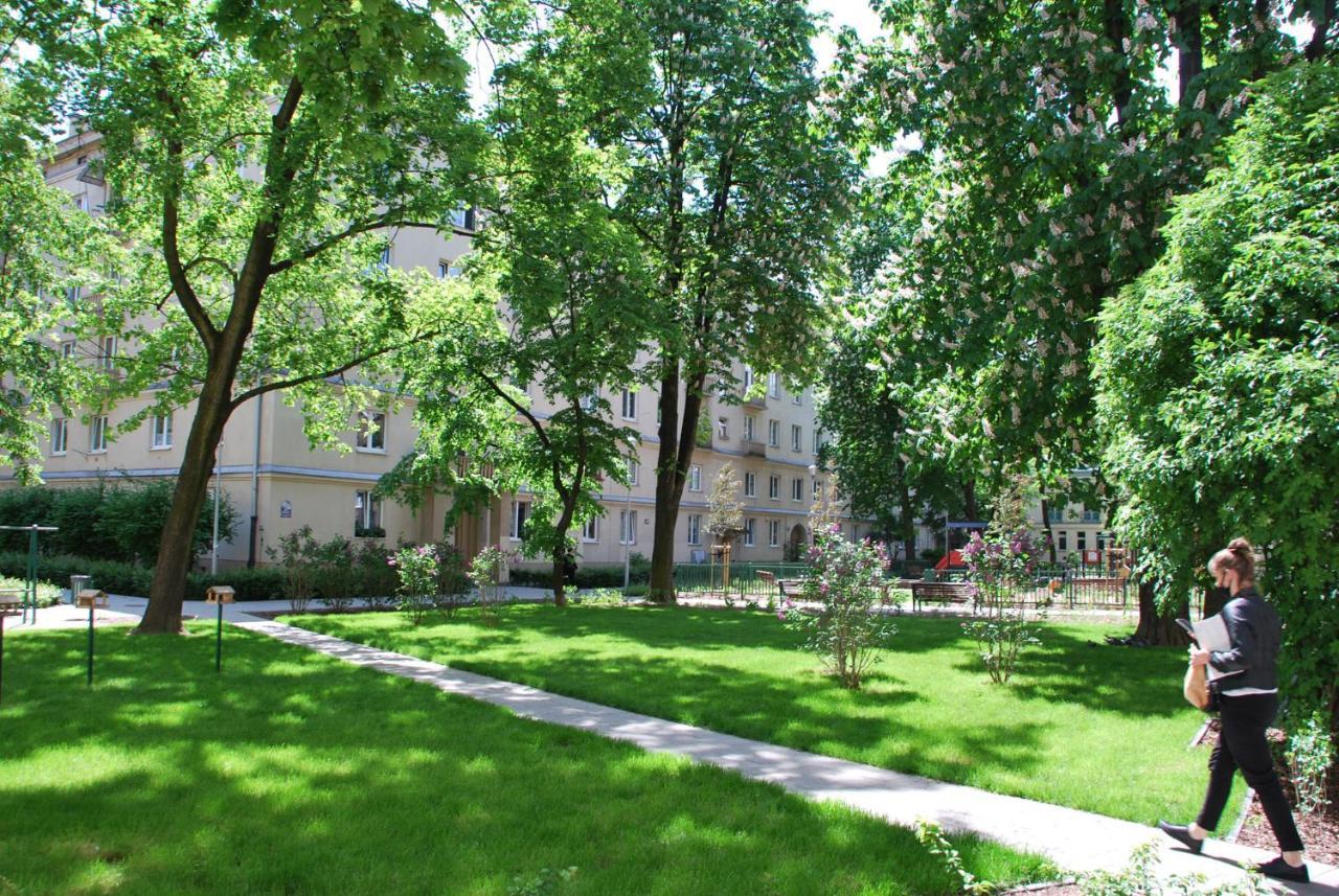 The Heart Of Nowa Huta - Free Garage Apartamento